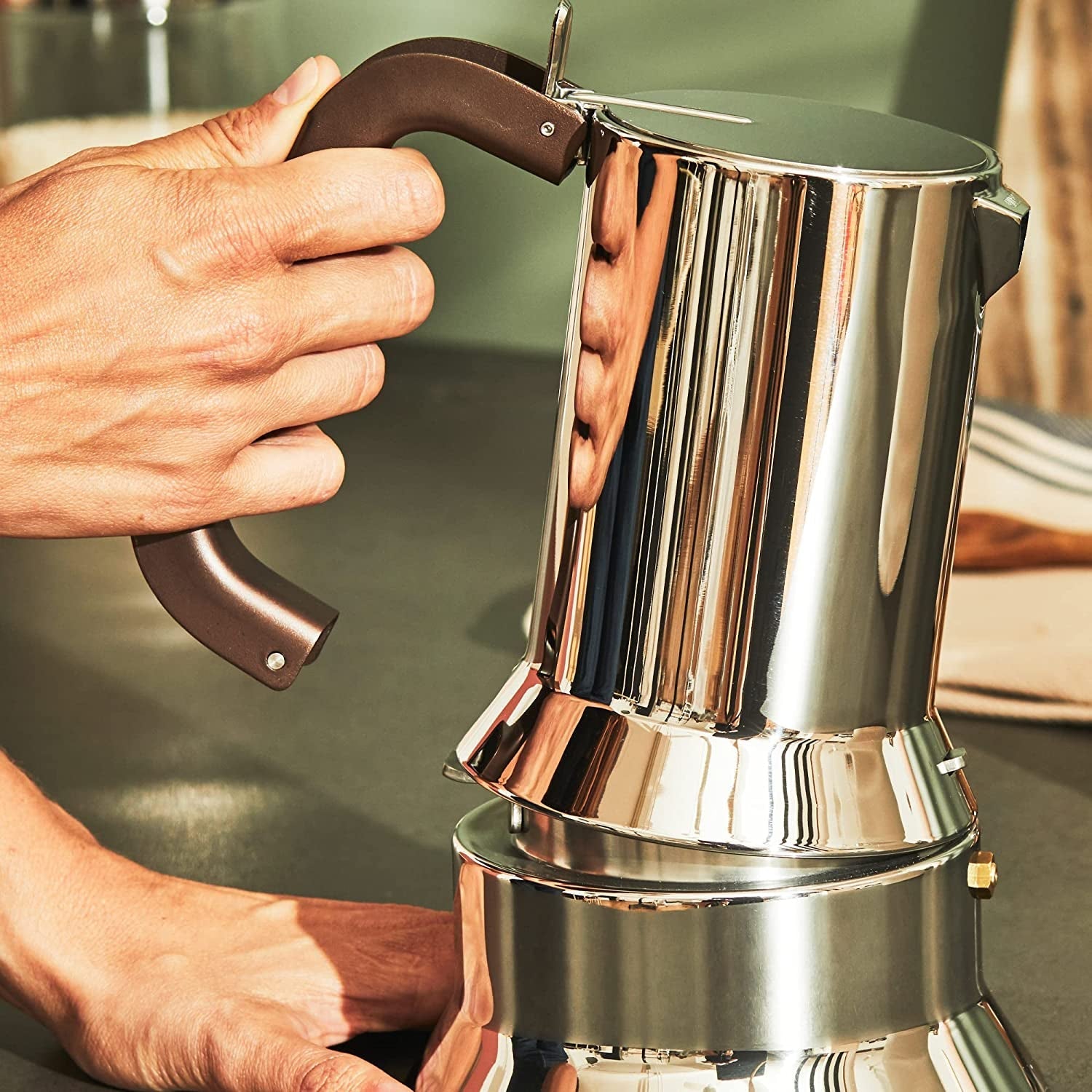 Alessi 9090/6 Espresso avec 6 tasses pour induction, acier inoxydable, argent, 15,5 x 13,5 x 27 cm