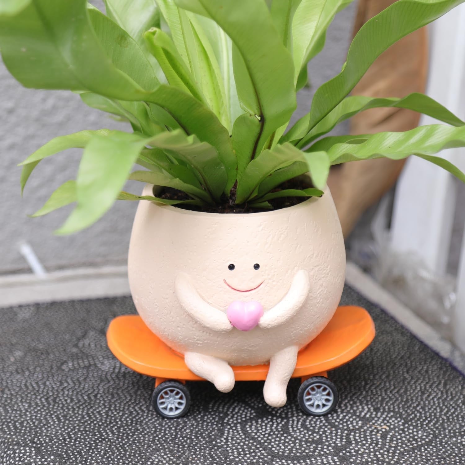 Smiley Face Pots de fleurs Tête de résine mignonne Collier de perles Pot de fleur Guitare unique Intérieur Extérieur Succulent Pot de fleur Idée cadeau pour maman