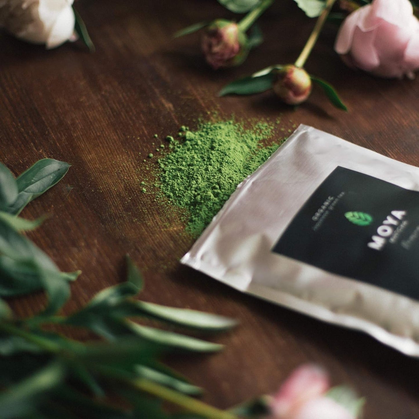 Thé vert biologique Moya Matcha en poudre | 100 g qualité premium pour cérémonie | Cultivé et récolté biologiquement à Uji, Japon | Poudre de thé vert Matcha | Idéal pour la cérémonie japonaise du thé à l'eau