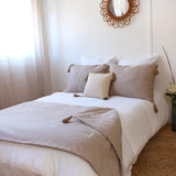 Couverture Enjoy Home, beige, naturel, avec 4 pompons en jute, 90 x 190 cm, 100% coton, certifiée Oeko-Tex, collection Panama Naty Shop Couvertures et couettes