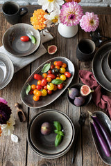 MÄSER 934073 Niara Organic Series Service de table moderne pour 4 personnes au look vintage passionnant, service combiné de 16 pièces avec une combinaison spéciale de vernis noir et marron, grès
