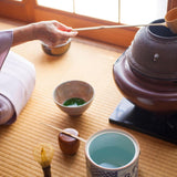 Thé Matcha Sakura 50 g – Qualité cérémonielle du Japon – Thé vert de qualité supérieure avec poudre de fleur de Sakura – Première récolte, moulu sur pierre, végétalien, sans additifs