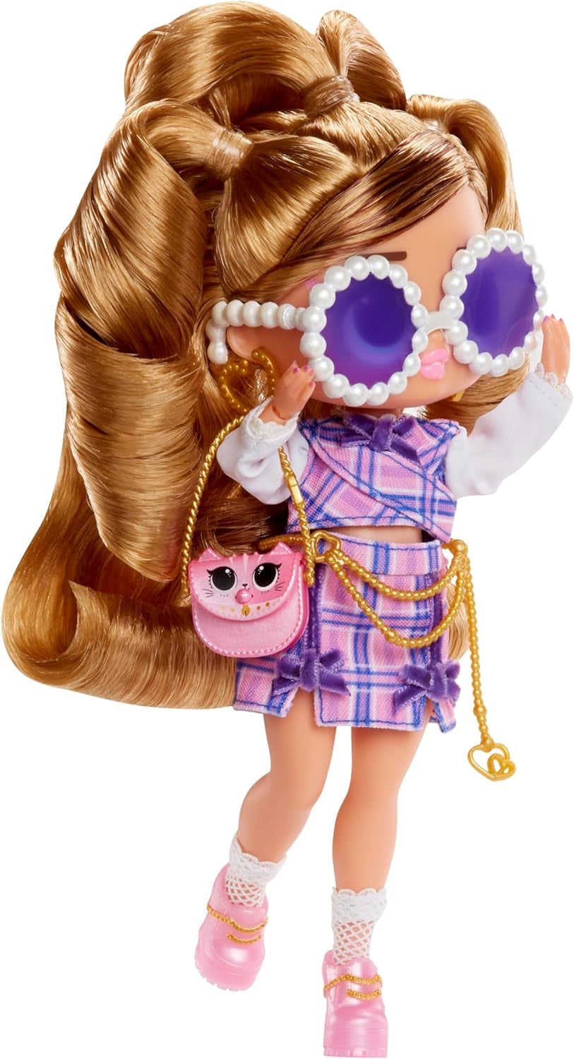 Mdr Surprise ! Tweens Core Doll - Fancy Girl - Comprend 1 poupée mannequin avec tenue et accessoires, 4 objets de collection, Rose
