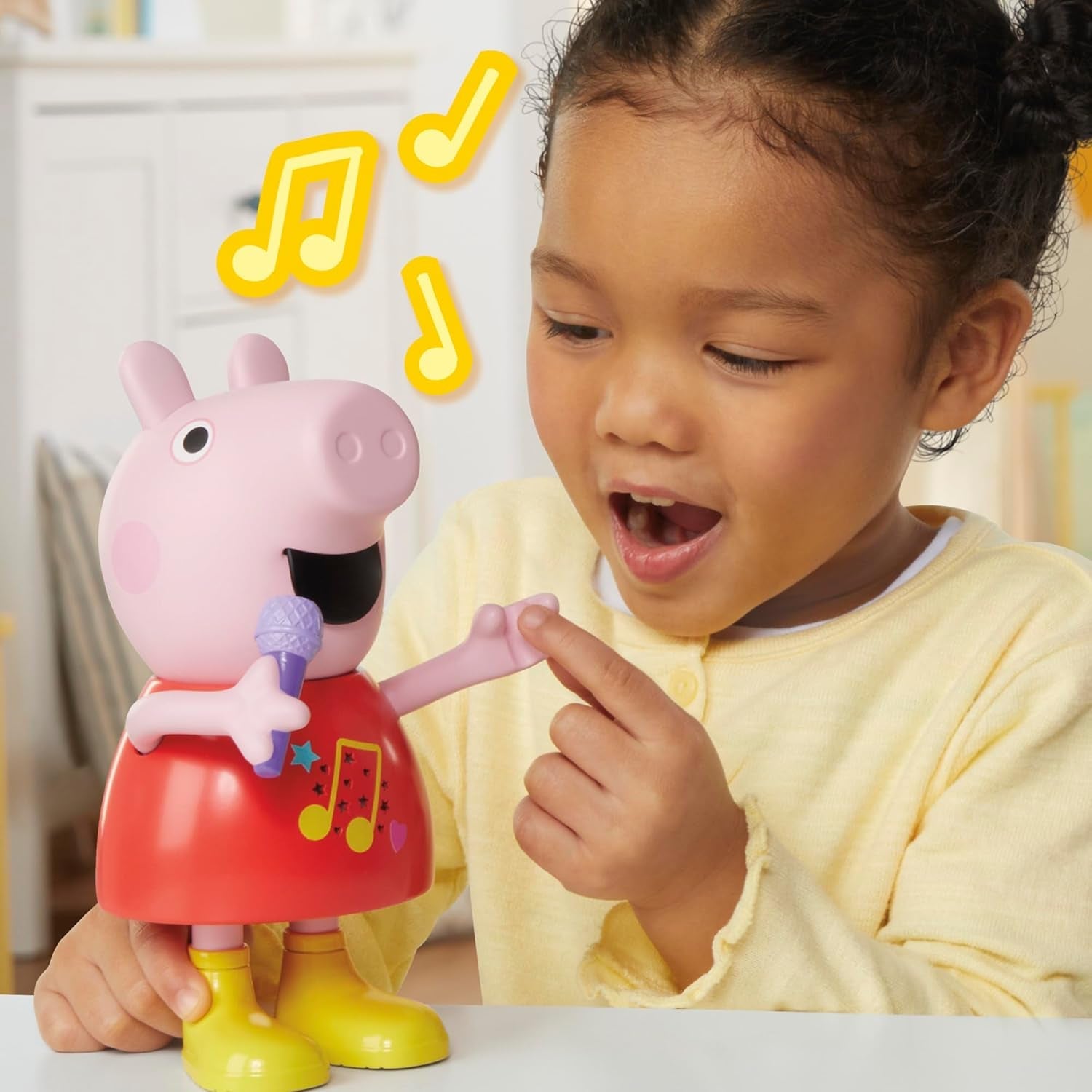 Poupée Peppa Pig, parlant et chantant, rose, 20 cm