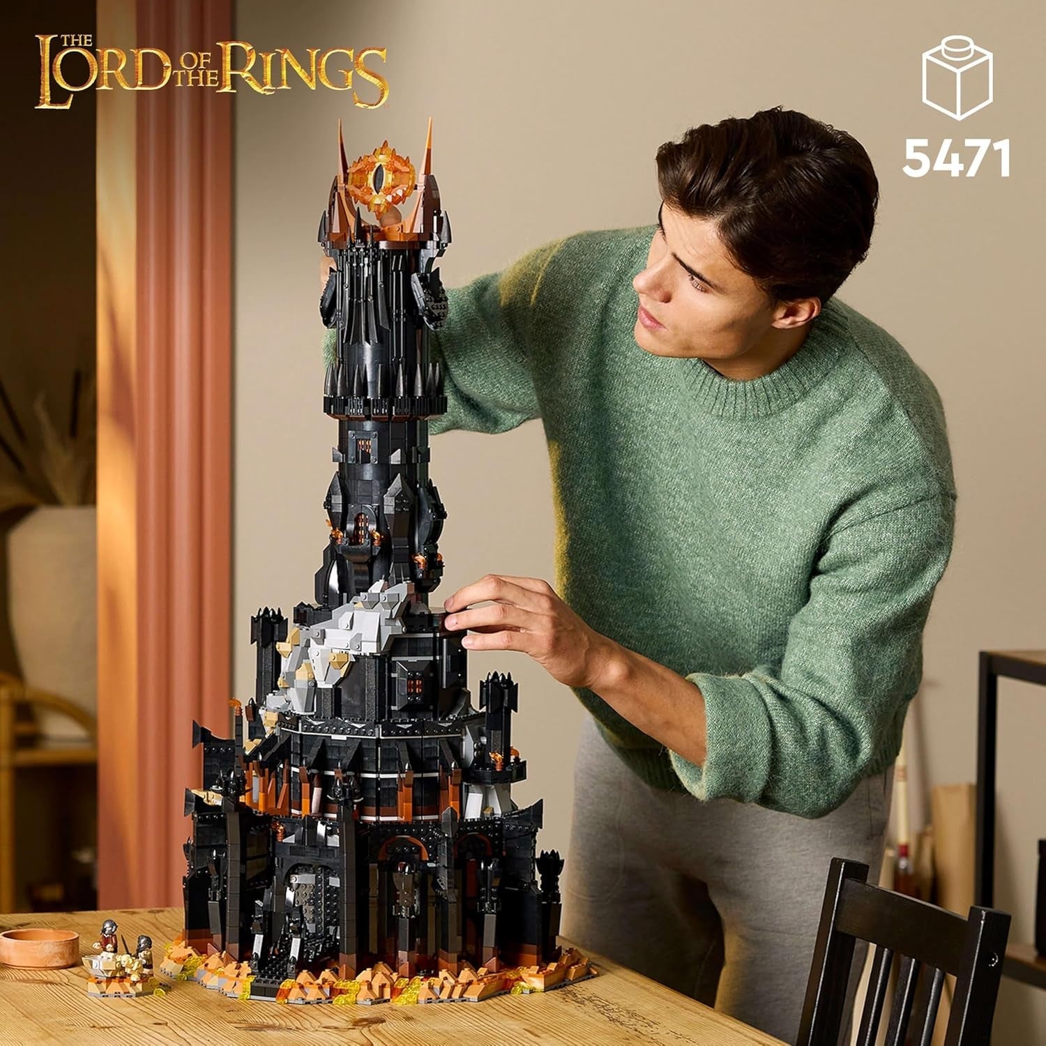 LEGO Icons Le Seigneur des Anneaux : Barad-Door Ensemble de construction pour adultes avec figurines de Sauron, Gothmog, Orc, Frodon, Sam et Gollum Souvenirs de films Fan à collectionner 10333 Jeux de construction Acheter dans le LEGO-Store