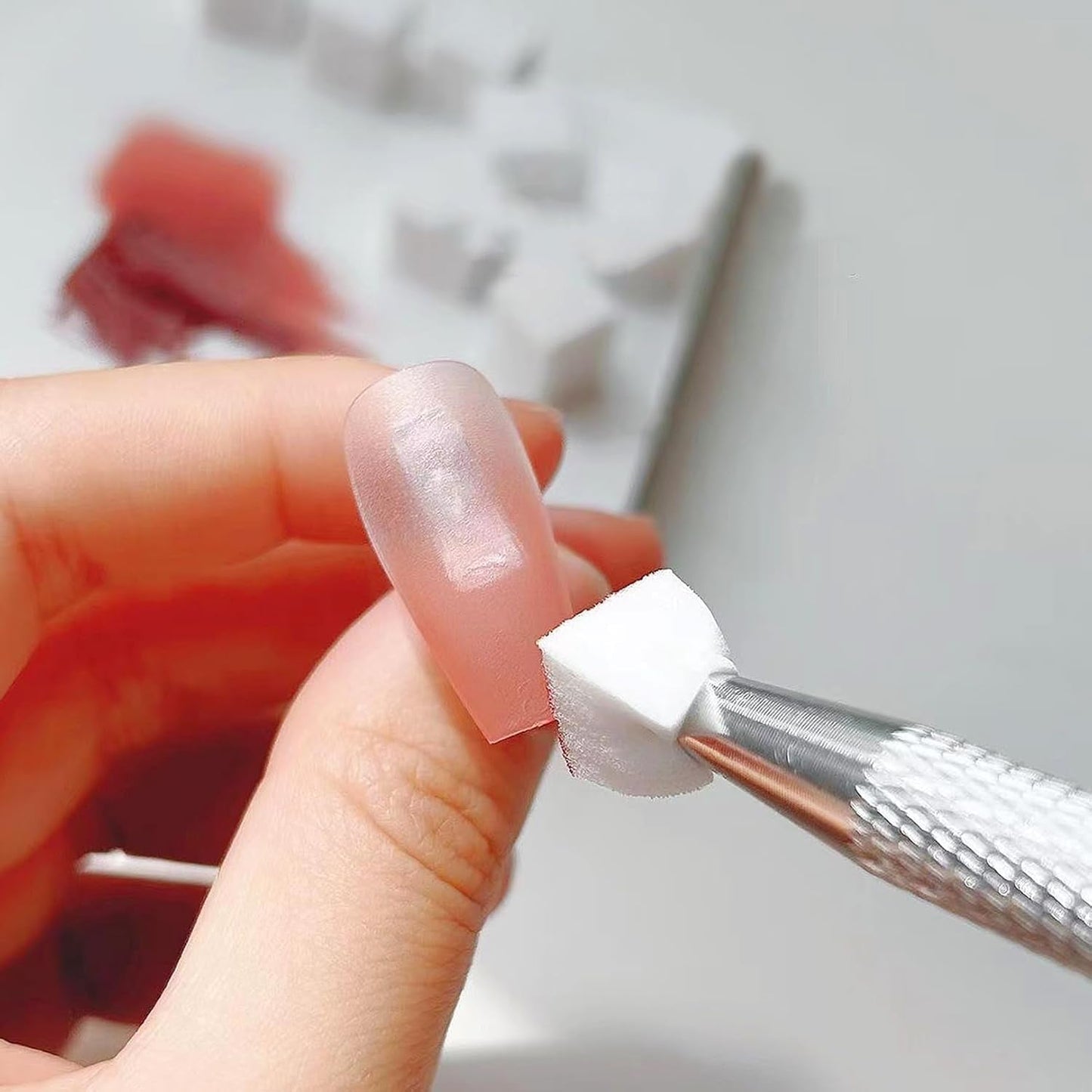 100 pièces Nail Art Schwamm Mit Piercing Zange,Nail Art Schwamm Mit Piercing Kugel Aufdreher,Applicateur de pinceau éponge,Nagelkunst-Rendering-Werkzeuge,Pour les modèles de Nail Art dégradés.