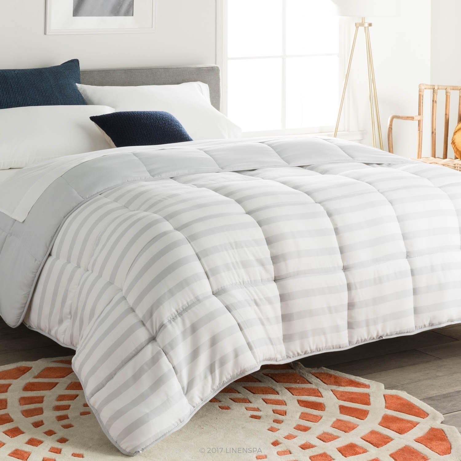 Couette toutes saisons Linenspa - couette simple microfibre 10,5 Tog - Oeko-Tex, couette alternative en duvet, blanc Couettes et couettes Naty Shop Gris/blanc à rayures Lit simple