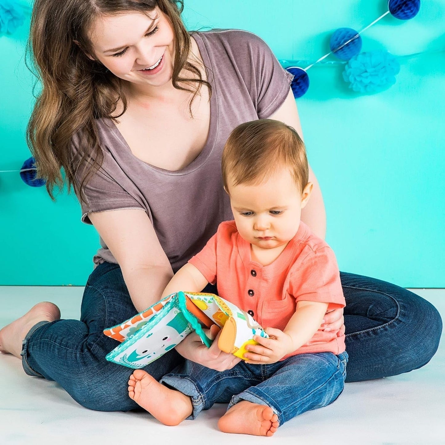 Bright Starts, Teethe & Read, Livre en tissu à hochet, jouet à saisir et livre d'images d'animaux en tissu, livre à hochet, anneau de dentition, gencives apaisantes, jouet pour bébés et tout-petits de 3 mois Jouets pour bébés Naty Shop