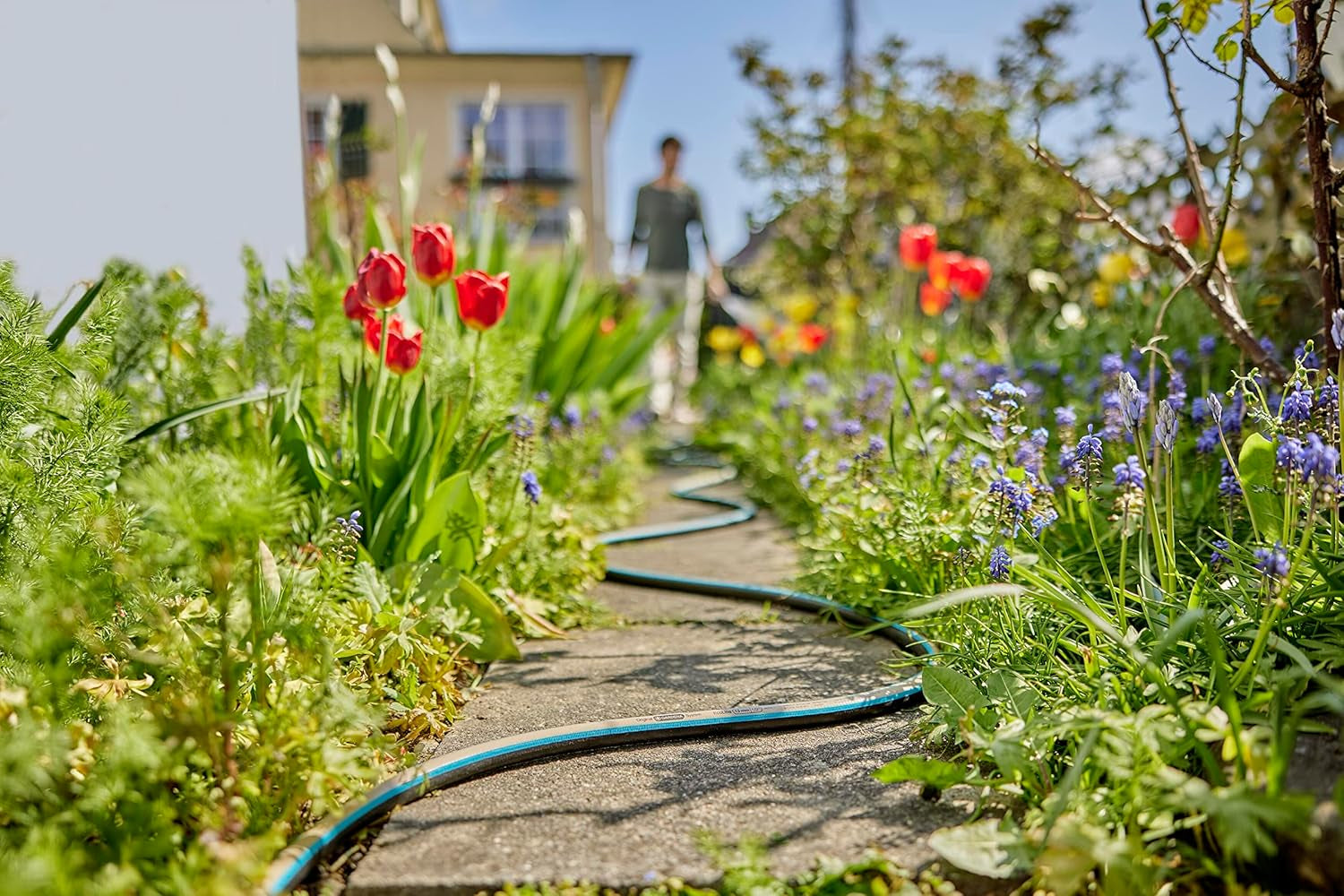 Tuyau Gardena EcoLine 1/2", 20 m sans composants du système : Tuyau d'arrosage durable en plastique recyclé, sans phtalates ni polluants, forte fonction de préhension, résistant au gel et aux UV (18930-20)