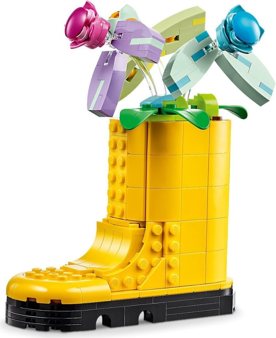 LEGO Creator Ensemble d'arroseurs de fleurs 3 en 1, décoration de chambre d'enfant, construisez un arroseur avec un bouquet de fleurs, des bottes en caoutchouc ou 2 oiseaux jouets, cadeau créatif pour filles et garçons de 8 ans 31149 Ensembles de construction Besuche den LEGO-Store