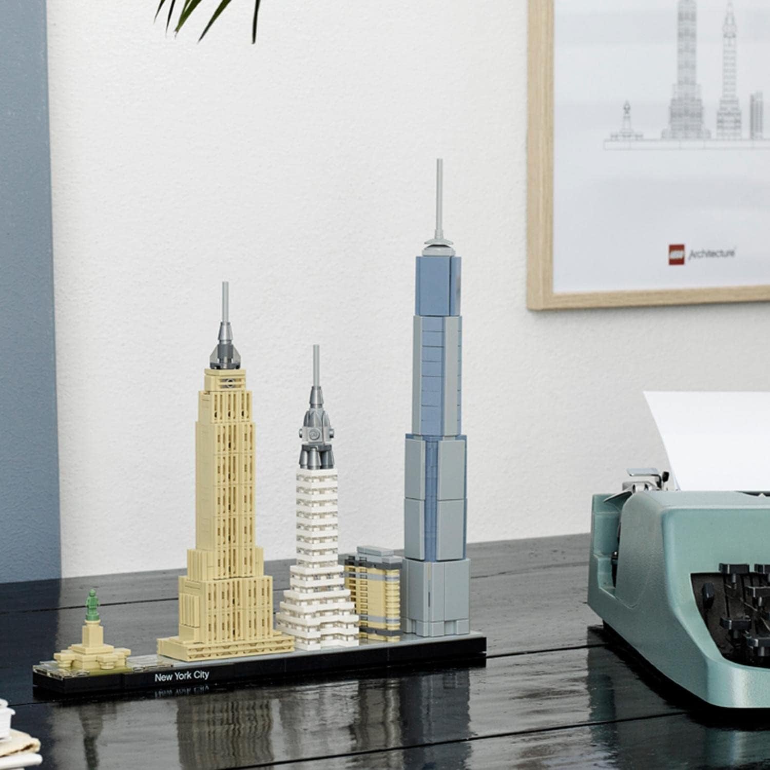 Ensemble LEGO Architecture New York City, kit de modèle Skyline avec World Trade Center et Statue de la Liberté, artisanat pour adultes, décorations de maison et de bureau, cadeaux pour femmes et hommes 21028 Ensembles de construction Besuche den LEGO-Store