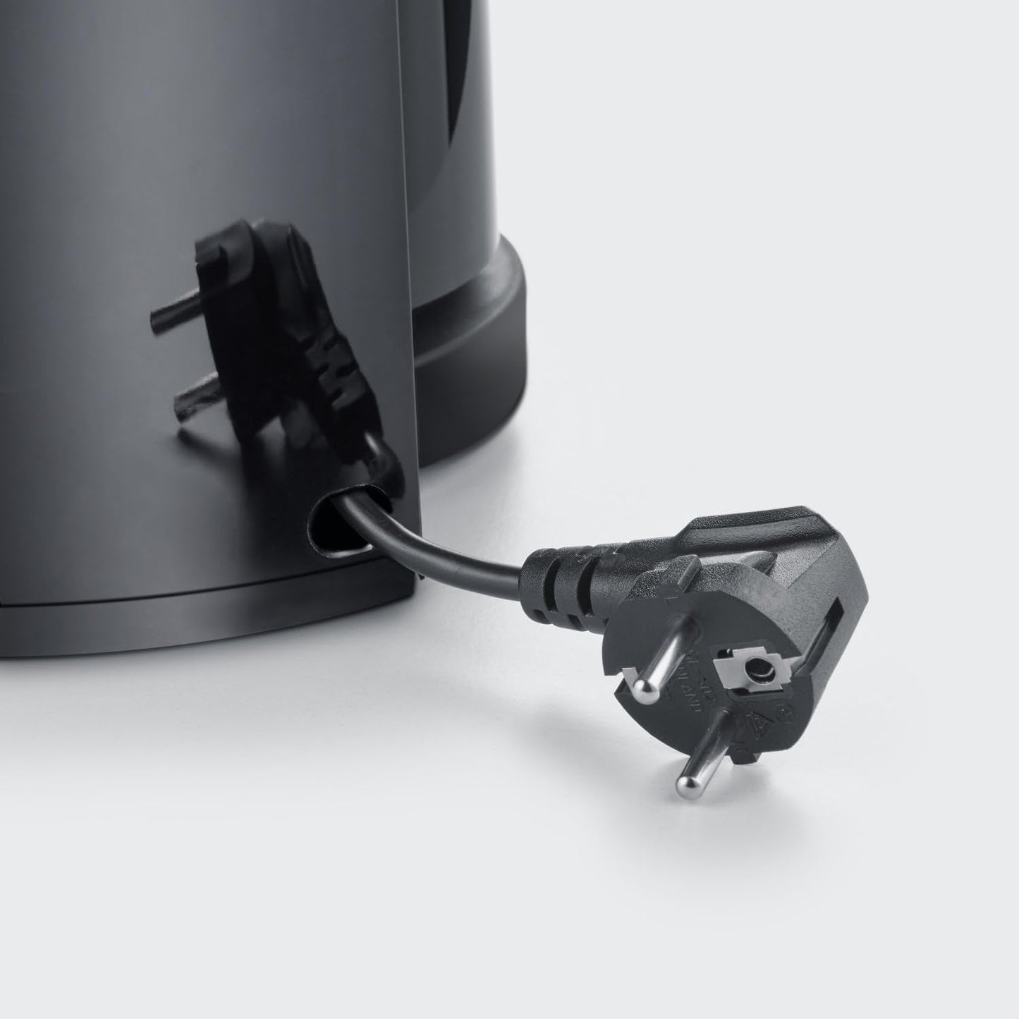 SEVERIN Cafetière à filtre avec carafe thermique, cafetière jusqu'à 8 tasses, jolie cafetière à filtre avec carafe isolée, noir, 1 litre, KA 9306