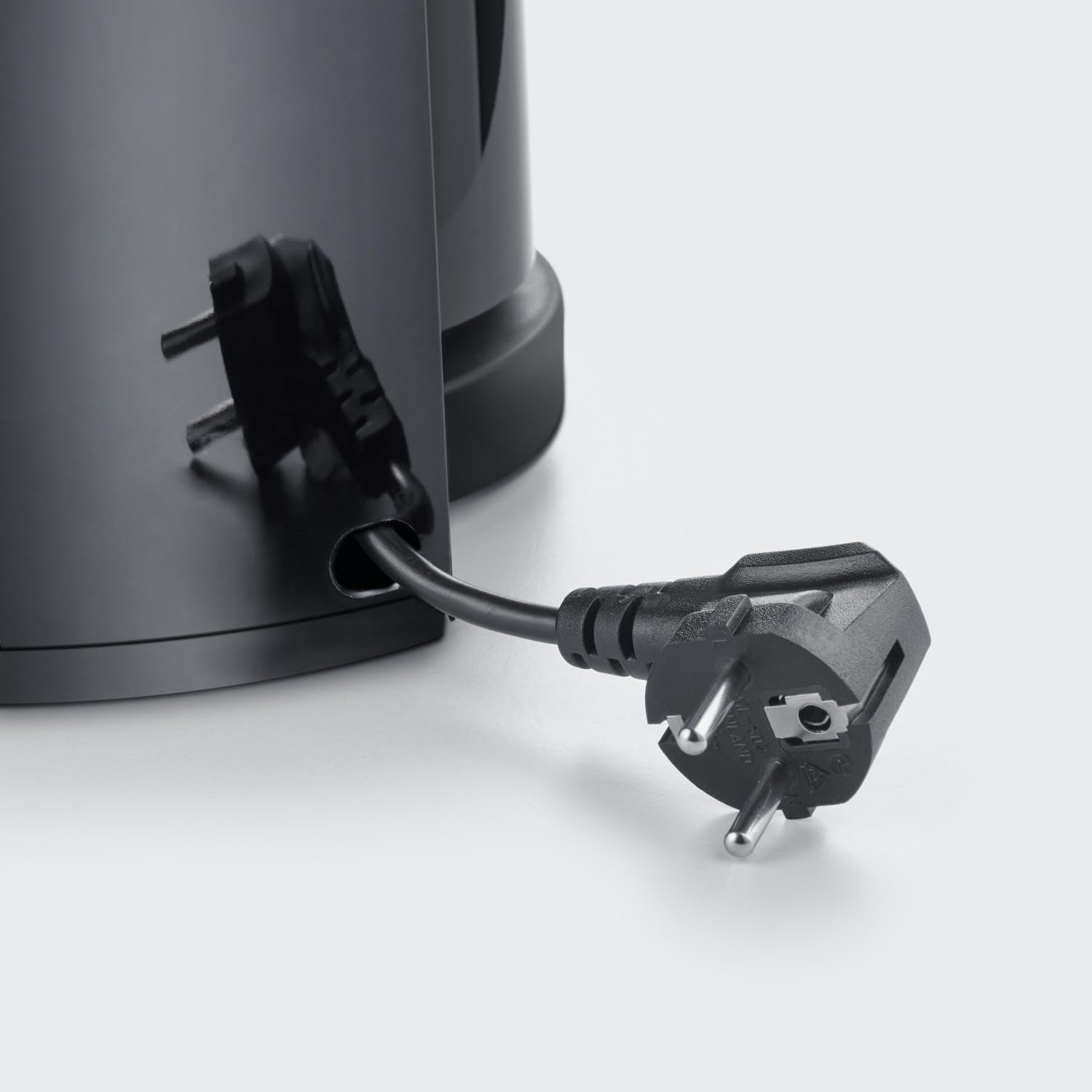 SEVERIN Cafetière à filtre avec carafe thermique, cafetière jusqu'à 8 tasses, jolie cafetière à filtre avec carafe isolée, noir, 1 litre, KA 9306