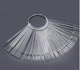 50pcs anneaux de pointe d'art d'ongle, plaques transparentes de couleur, bâtons d'anneau d'affichage de vernis à ongles, pratique de salon de manucure, affichage de pointe d'ongle pour l'affichage et la pratique de bricolage d'art d'ongle