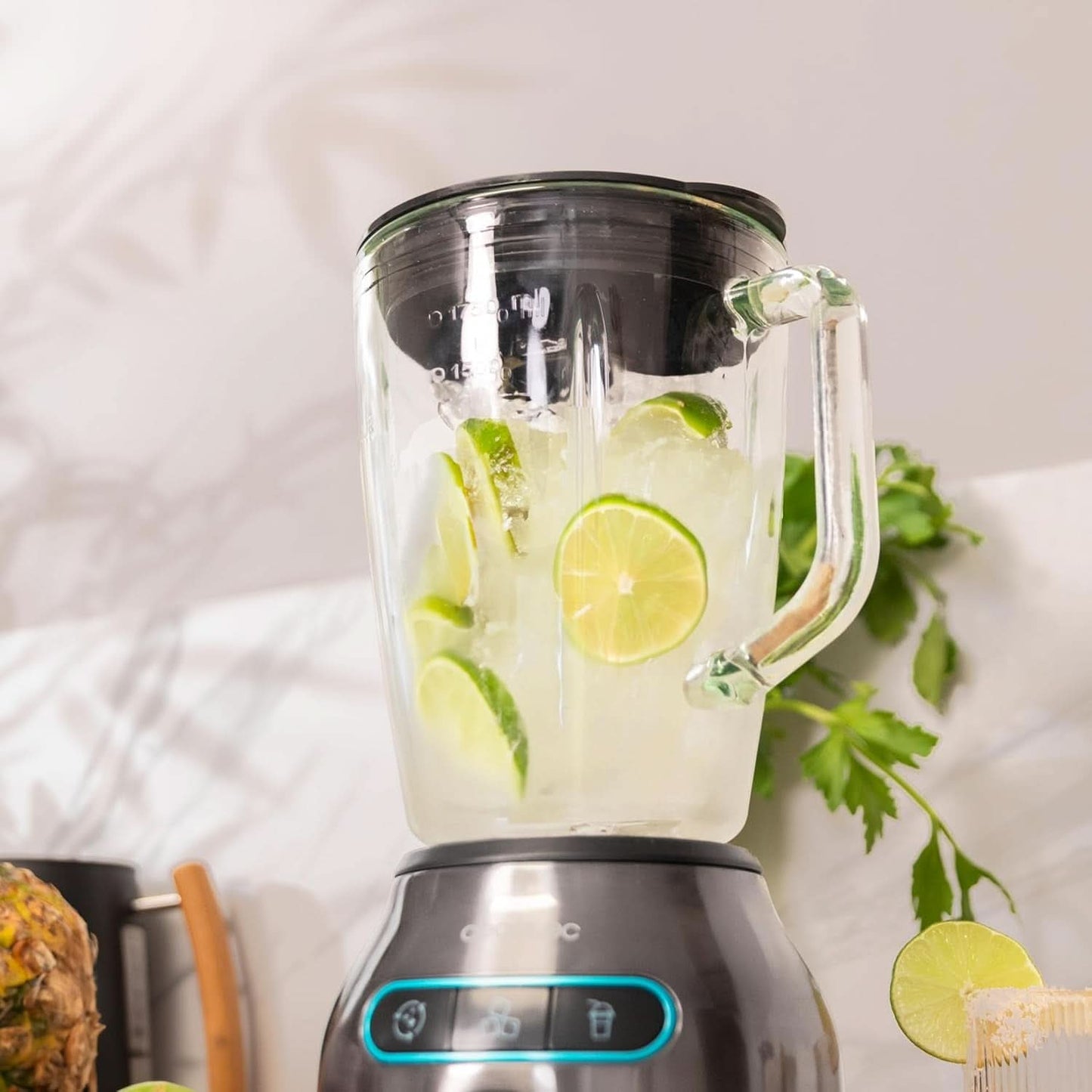 Cecotec Batteur sur socle Power Black Titanium 2200MAX Smooth, 2200 W Puissance Maximale, 6 Klingen Aus Edelstahl, Fonction Ice-Crush, Fonction Turbo et Smoothie, Fonction Autoclean Cuisine Naty Shop