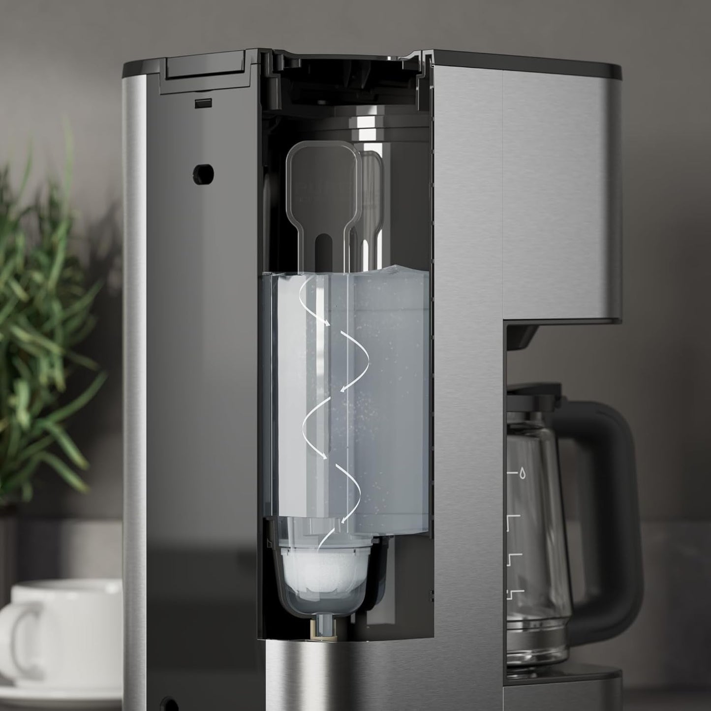 Machine à expresso AEG Deli 5, 1,5 l, minuterie programmable, fonction maintien au chaud, arrêt de sécurité, indicateur de niveau d'eau, dosage optimal, fonction anti-goutte, acier inoxydable, CM5-1-6ST