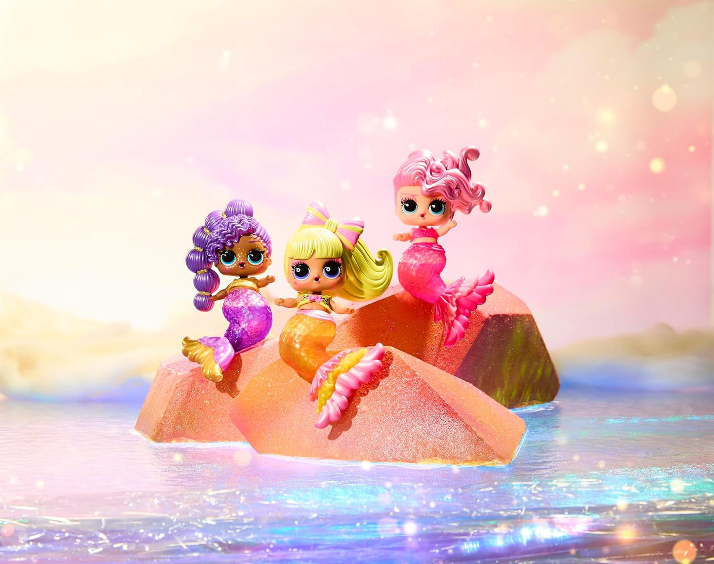 Mdr Surprise ! Mermaids Makeover Magic Tots - Véritable brillant à lèvres pour vous et votre poupée à fabriquer vous-même, mélanger et créer du maquillage, jeu d'eau amusant, 6 poupées à collectionner - 4 ans et plus