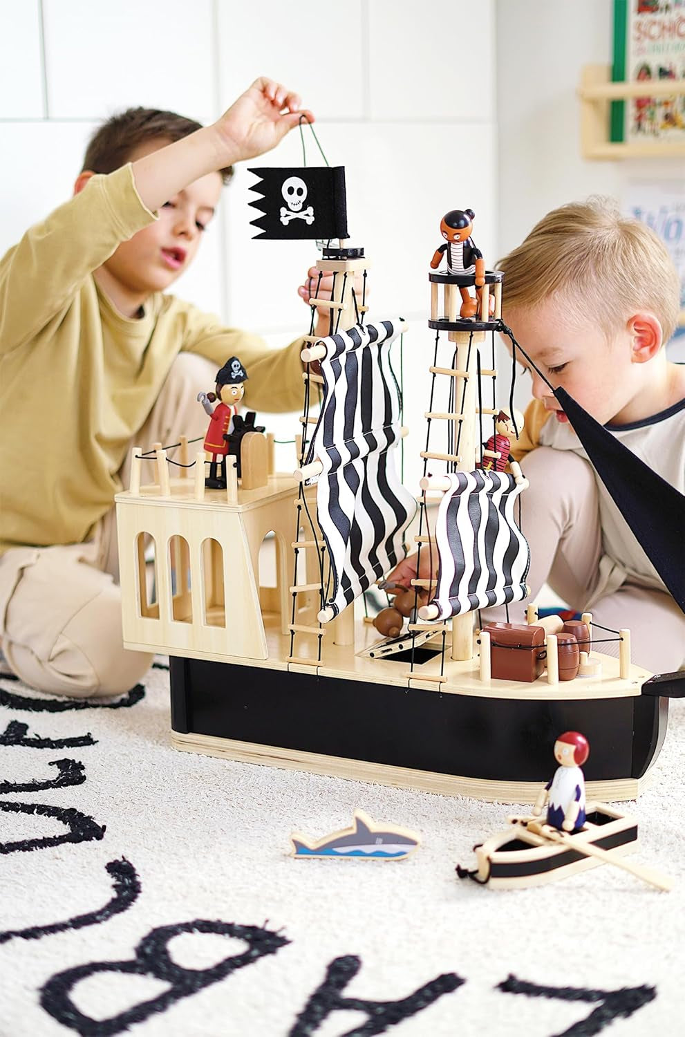 Poupées pirates en bois flexibles Small Foot, 5 pirates et 1 singe, détaillées et flexibles, à partir de 3 ans, 12412