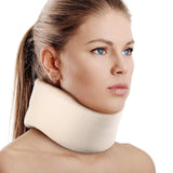 Support de cou RESTCLOUD en mousse souple, collier universel, support de cou réglable pour le sommeil - Soulage les douleurs cervicales (blanc, col de 6,4 cm de profondeur, M) Naty Shop Oreillers orthopédiques cervicaux Blanc M (6,4 cm de haut)