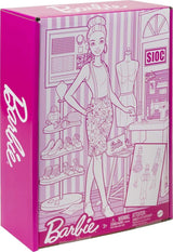 Barbie HDY90 - poupée de créateur de mode (30,40 cm) et studio, 25+ accessoires de design et de mode, bureau design, chaise, machine à coudre, modèle en tissu, mannequin et plus, jouets à partir de 3 ans Naty Shop Dolls