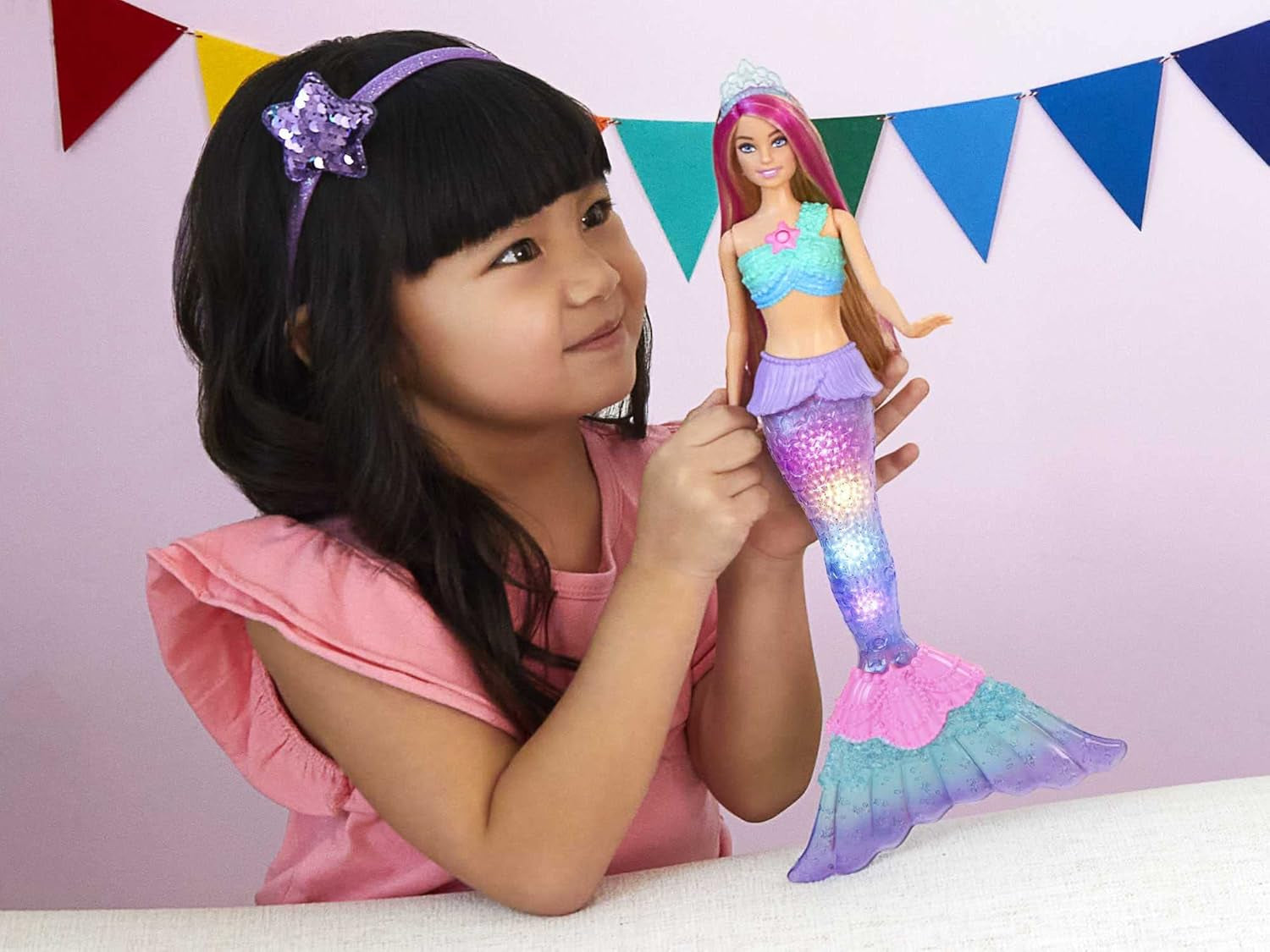Barbie Dreamtopia Poupée sirène lumineuse magique aux cheveux blonds, poupée Barbie avec queue de sirène, convient comme cadeau pour les enfants de 3 ans et plus, HDJ36