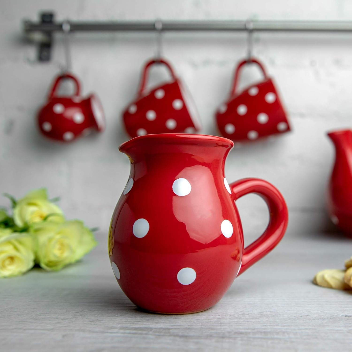 City to Cottage® - Grand service à thé | Rouge et Blanc | Points | Fait à la main | Théière en céramique 1,7 litres, pot à lait, sucrier