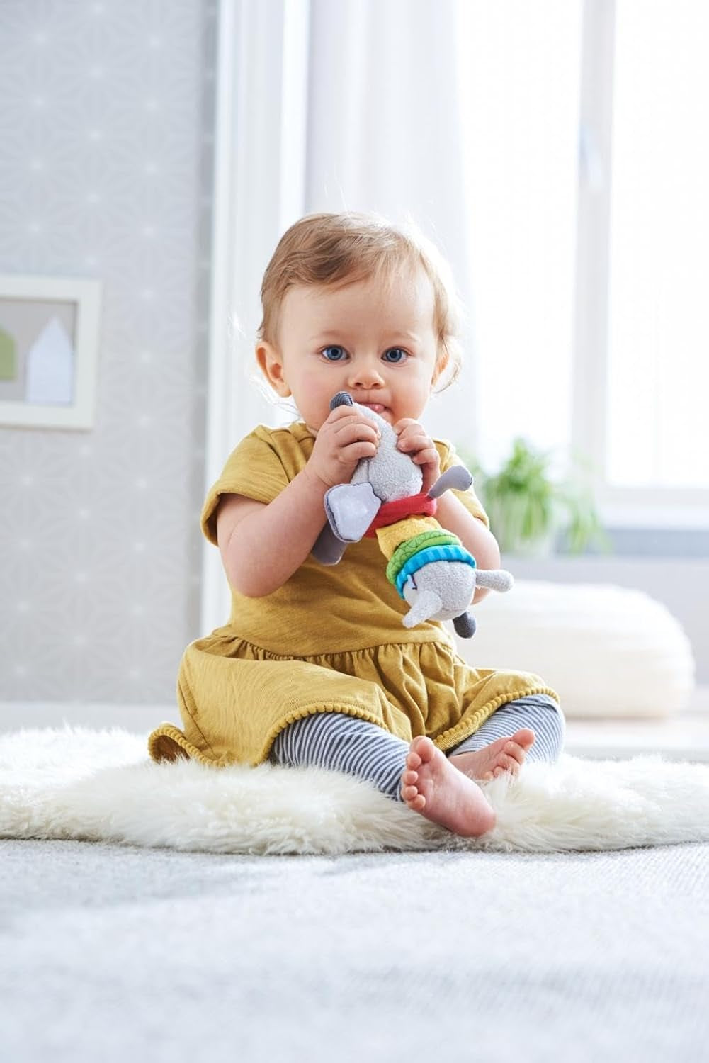 HABA 304771 - Figurine teckel hochet, jouet bébé en tissu avec moteur hochet, jouet à partir de 6 mois Jouets Bebe Naty Shop