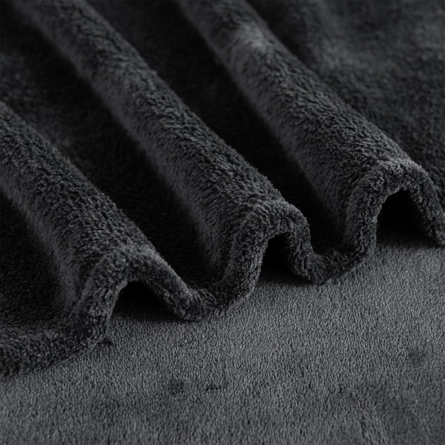 Good Nite Couverture douillette et moelleuse pour lit, canapé, couverture de vie XL, couverture polaire 150 x 200 cm, noire, douce et chaude, couverture moelleuse pour lits et couvertures Good Nite