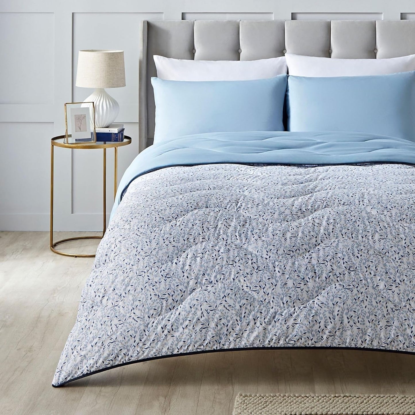 Couette sans housse Night Lark Super King 6 Tog printemps été - Vagues abstraites. Couverture super douce, confortable et légère. Lavable en machine et séchage rapide, ensemble de taies d'oreiller réversibles tout-en-un Couettes et couettes Naty Shop Blue Garden Lit simple