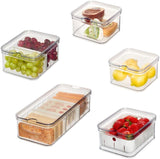 iDesign Lot de 5 boîtes de rangement pour réfrigérateur avec couvercles, boîtes de conservation en plastique recyclé pour organiser les consommables, transparentes et blanches Naty Shop Boîtes de conservation pour aliments transparentes, blanches, lot de 5