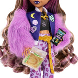 Poupée Monster High Clawdeen Wolf avec Crescent Dog et accessoires comme un sac à dos, un calendrier, des collations et plus encore, HRP65 Naty Shop Dolls