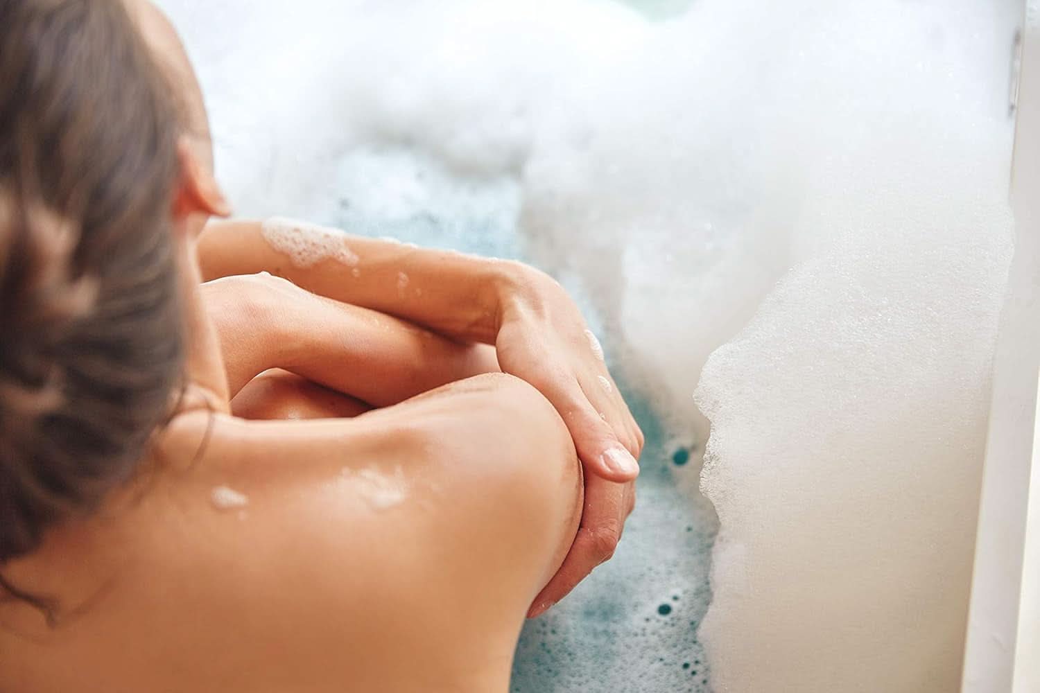 Kneipp Aroma Bain Moussant Saison Froide, additif de bain aux huiles essentielles naturelles d'eucalyptus et de menthe, 400 ml Douche et bain Naty Shop