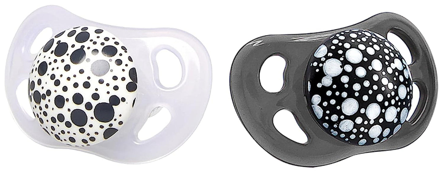 Sucettes pour bébé Twistshake – Paquet de 2 | Forme orthodontique | Ultra-léger | Tétine en silicone souple | Sans BPA | Convient aux bébés à partir de 6 mois | Gris-blanc