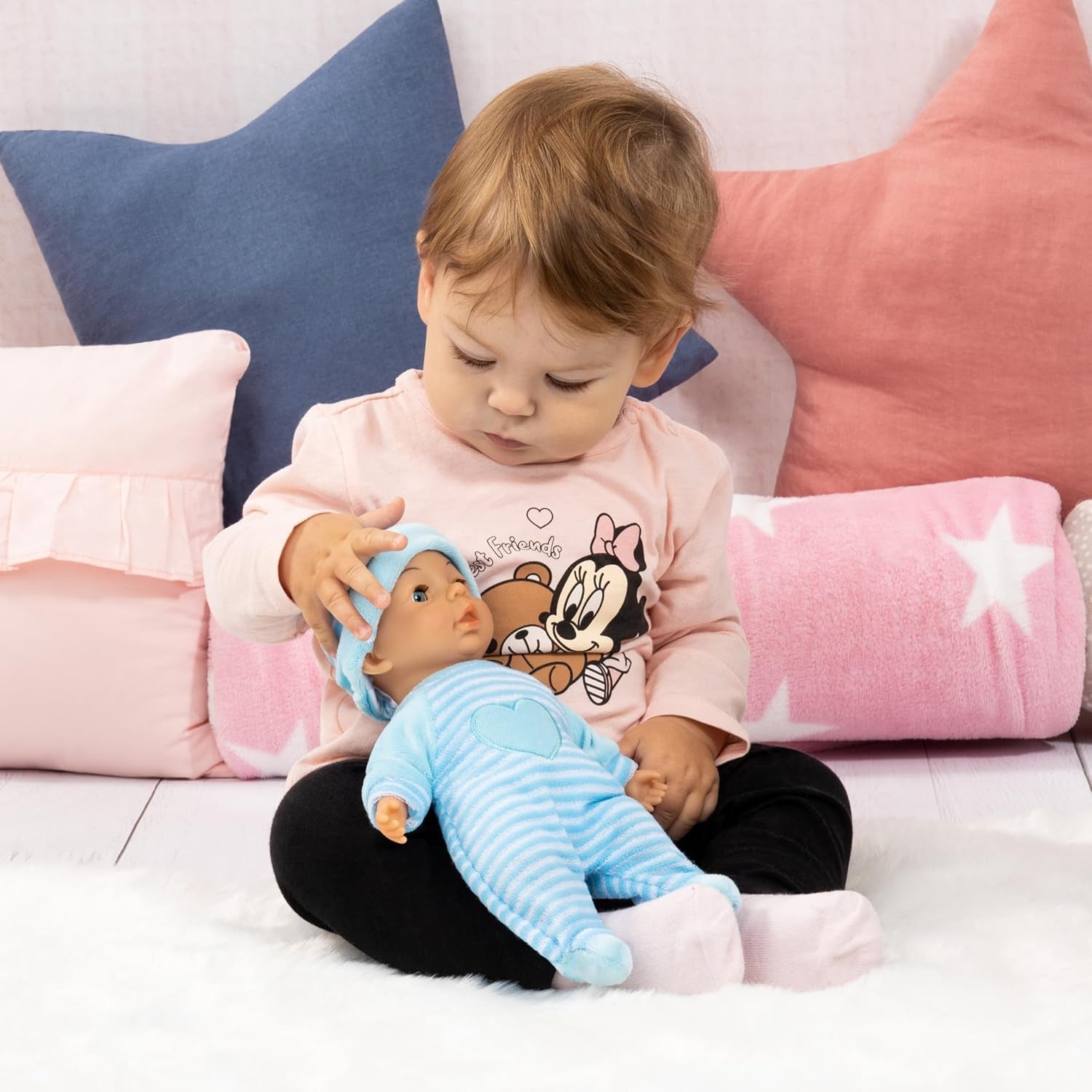 Bayer Design 92802AU My First Baby 28 cm, poupée bébé, poupée au corps doux avec des yeux endormis, très pratique, tenue mignonne, bleu avec cœur