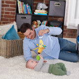 LAMAZE Bea la banane, jouet nouveau-né à clipser pour poussette et poussette, jouet sensoriel pour bébé avec couleurs et sons, jouet de développement pour garçons et filles de 0 à 24 mois, jaune Baby Toys Naty Shop