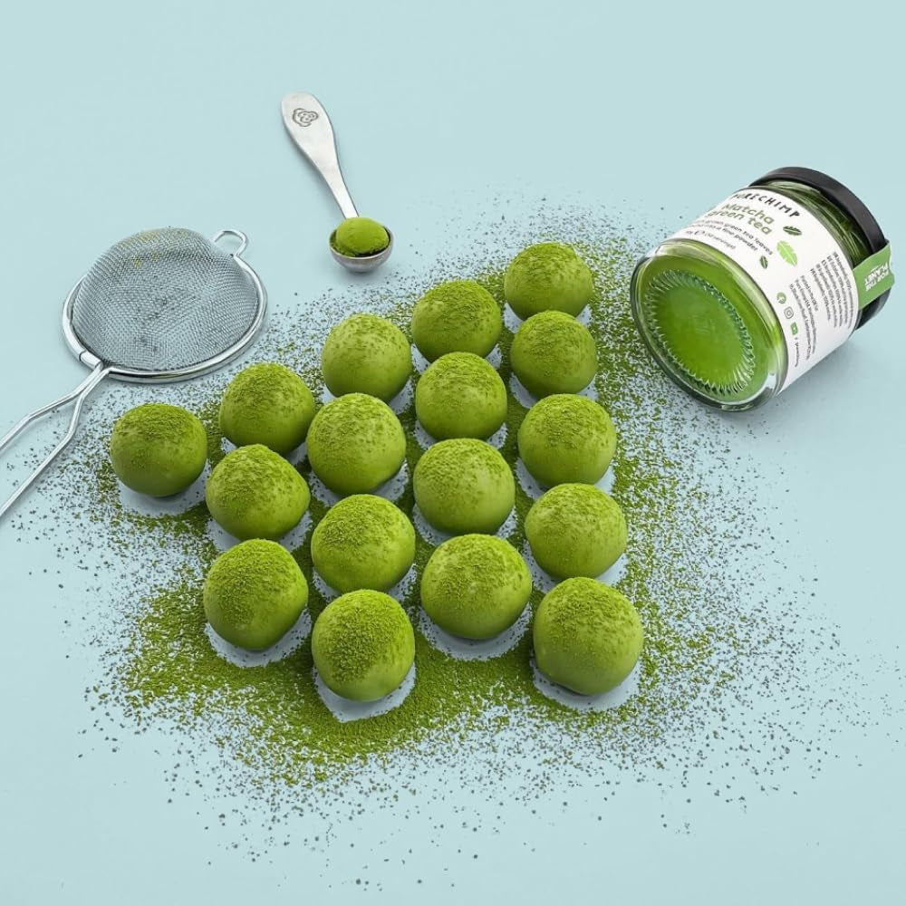 Poudre de matcha de qualité cérémonielle Purechimp 50 g. Poudre de thé 100 % pure cultivée à l'ombre pour les lattés, les infusions et les recettes. Pot recyclable. Riche en antioxydants.