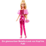 Poupée Barbie Deluxe Style #5 dans une tenue blonde rose métallisée avec un haut corsage scintillant et un pantalon scintillant, avec des accessoires dont un collier rose et un sac à main, JFP40