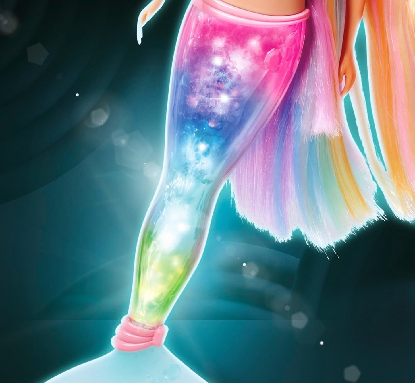 Steffi Love Magic Rainbow Mermaid, poupée sirène avec fonction de lumière arc-en-ciel magique et cheveux extra longs, 39 cm, à partir de 3 ans