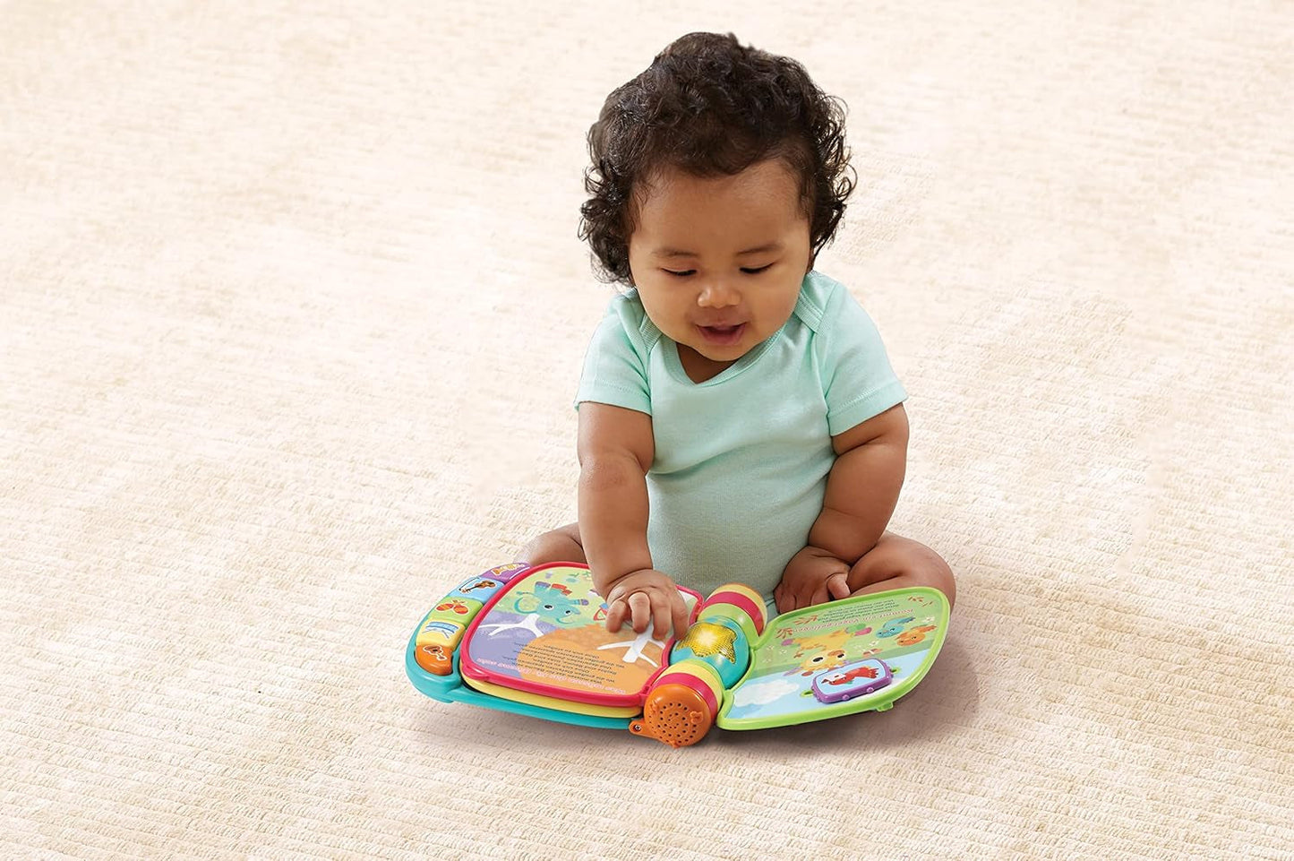 VTech Baby Adventure Play Table - Table de jeu colorée pour bébés avec 6 terrains de jeu et éléments interactifs & Baby My First Song Book Livre coloré de 6 pages et éléments mobiles pour jouer Bebe Toys Naty Shop