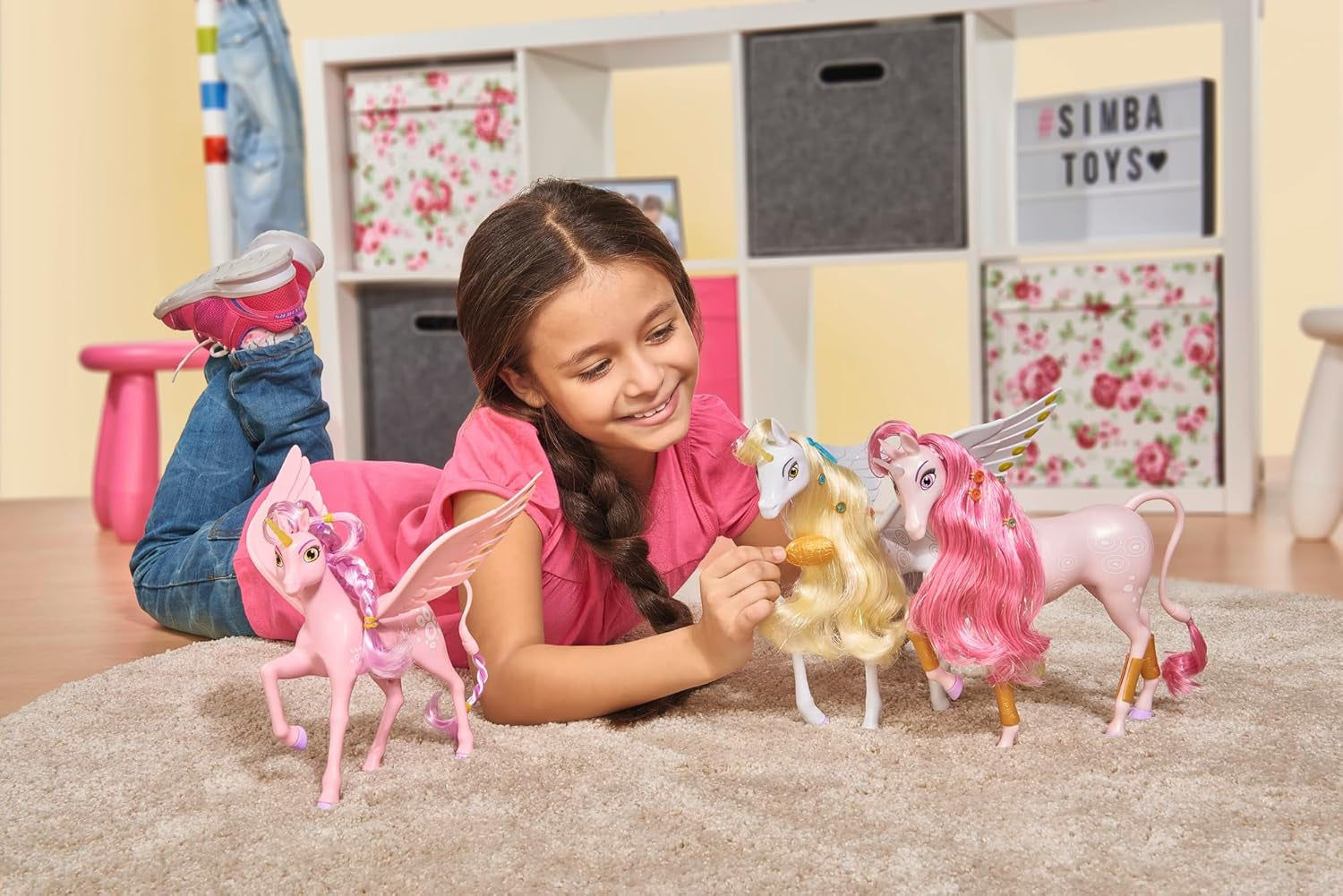 Simba 109480092 - Mia and Me Unicorn Kyara, avec ailes mobiles, pinces à cheveux et brosse coiffante, 20 cm, à partir de 3 ans, rose Naty Shop Dolls