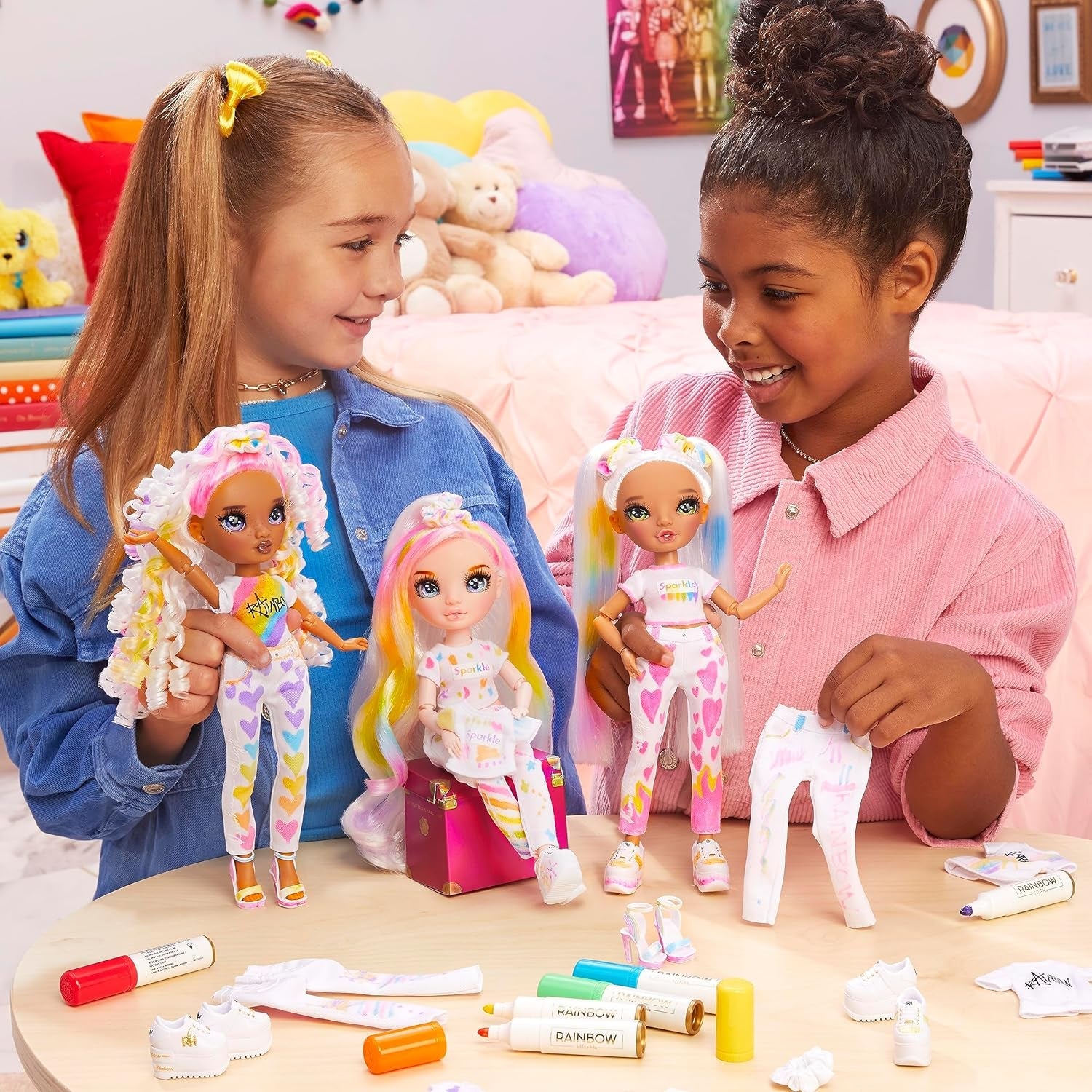 Rainbow High Color & Create DIY Modepuppe - Vert Augen, Zopfe, extra Top & Schuhe, abwaschbare Regenbogenstifte - Ausmalen, Gestalten, Spielen, Auswaschen - pour les enfants de 4 à 12 ans et les jeunes