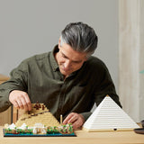 LEGO 21058 Architecture La Pyramide de Khéops Kit de construction pour loisirs créatifs, idée cadeau pour adultes, hommes, femmes, mère, père, activité créative, collection de monuments célèbres Besuche den LEGO-Store