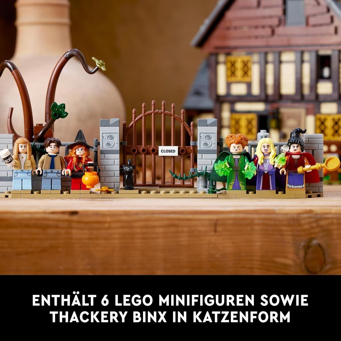 LEGO Ideas Hocus Pocus : La maison de sorcière des sœurs Sanderson, kit de collection pour adultes avec maison, 6 figurines et accessoires, femme et homme 21341 Ensembles de construction Besuche den LEGO-Store