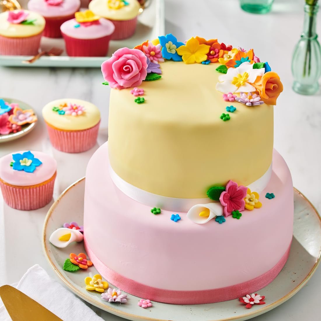 Rouleau fondant FunCakes Vert Botanique : Facile à utiliser, lisse, souple, souple et malléable, parfait pour décorer les gâteaux, halal, casher et sans gluten, 250g Pâte à sucre Naty Shop