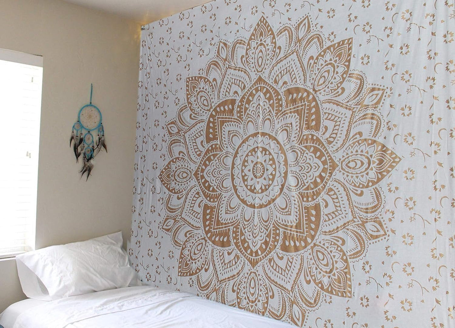 Tapisserie mandala métallisé doré jeté de plage indien en coton Casa - Accessoires et Décorations Naty Shop